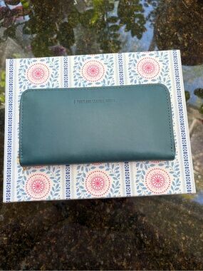 Portland Leather Harbor Accordion Zip Wallet - Retired 💙💚